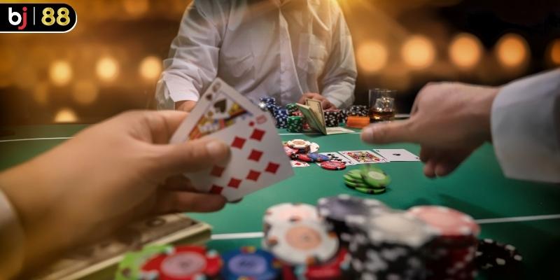 Những lưu ý khi đánh Poker Bj88 online từ cao thủ